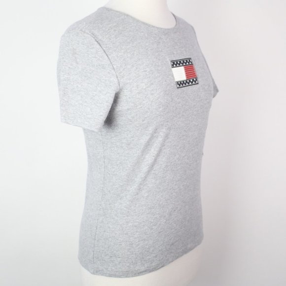NWT Vintage Tommy Hilfiger Jeans Y2K Womens Medium Logo Fitted Baby Tee Shirt - Picture 2 of 5